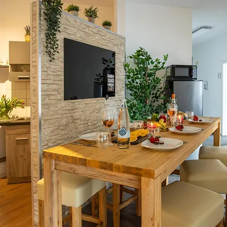 Luxus Sauna Balkon Kueche Zentral *