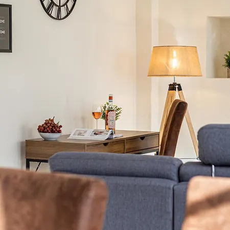 Luxus Sauna Balkon Kueche Zentral *